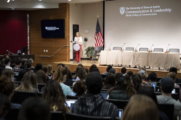 CNN’s Alisyn Camerota speaking to students at a Press Forward event in 2019.