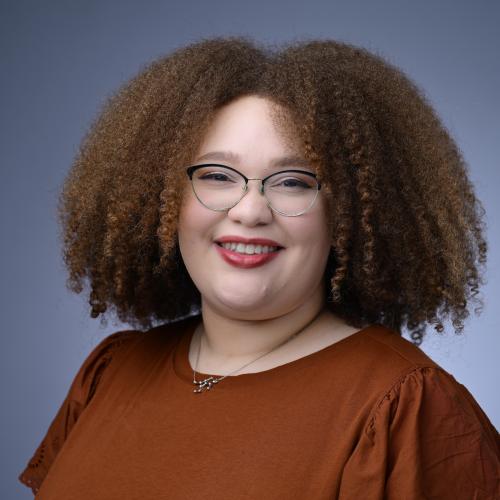 Headshot of Lizzie Pena