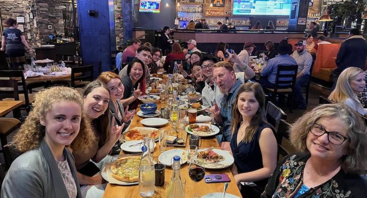 conference attendees at dinner